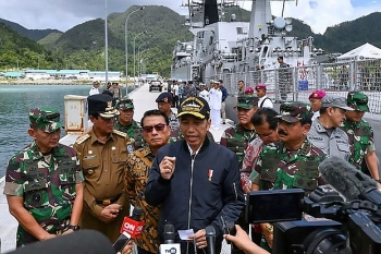 the philippines illegally building structures on vietnams island in east sea