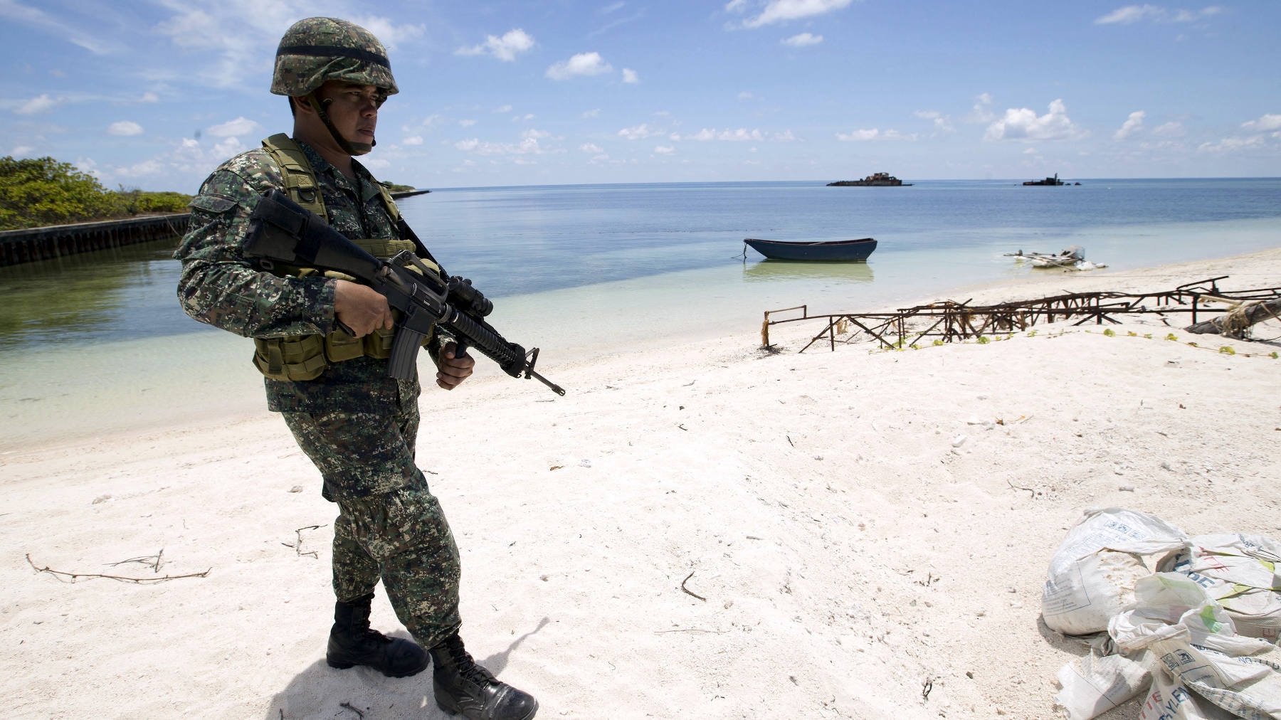 the philippines illegally building structures on vietnams island in east sea