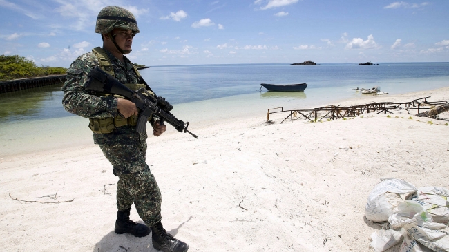The Philippines illegally building structures on Vietnam's island in East Sea