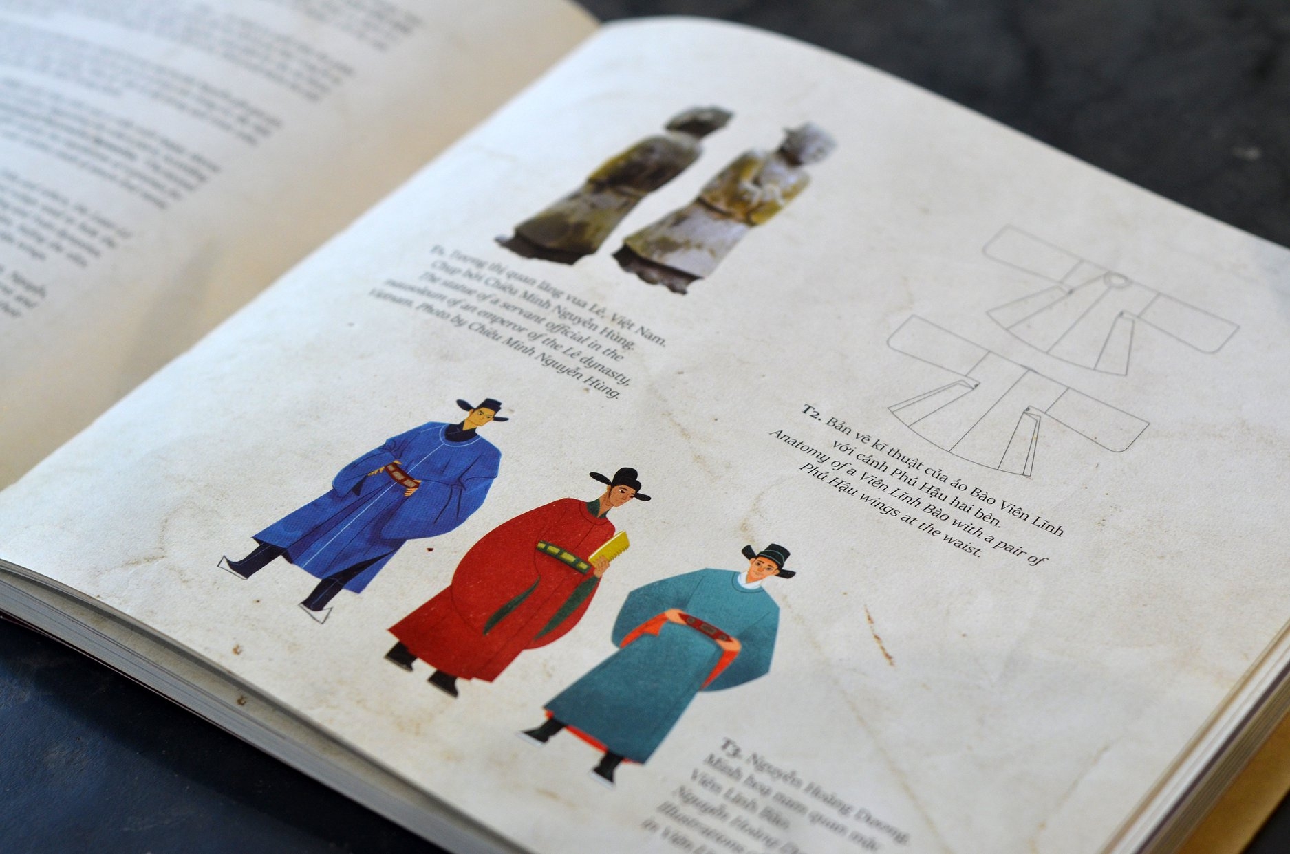 weaving a realm bilingual book introduces vietnams costumes from the 15th century