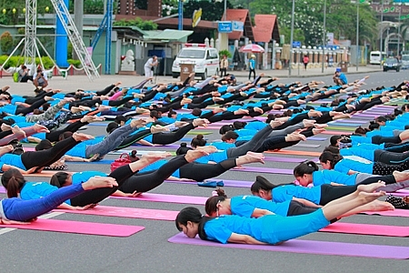 Sixth International Day of Yoga to take place in five Vietnam's localities