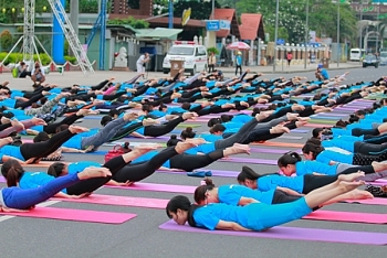 sixth international day of yoga to take place in five vietnams localities