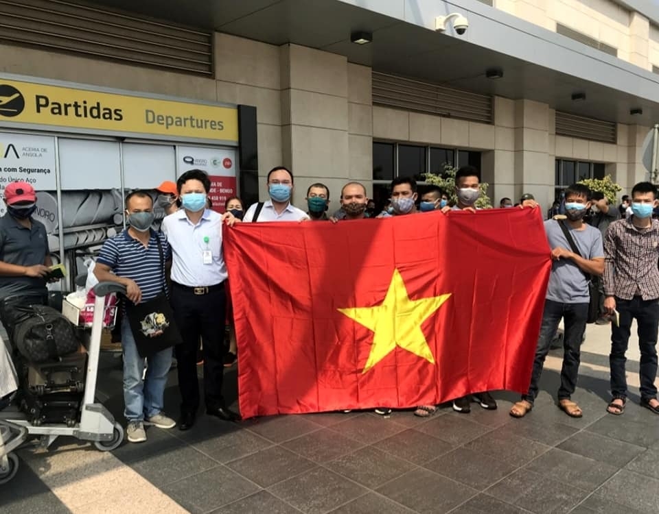 over 300 vietnamese safely return home from angola