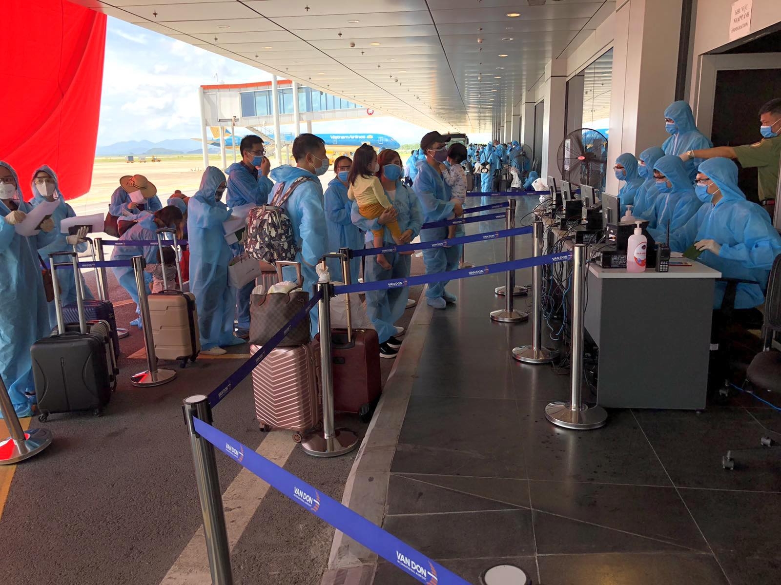 over 300 vietnamese safely return home from angola