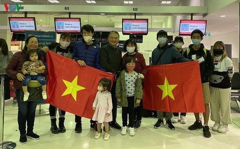 Vietnam continues to repatriate more citizens from coronavirus-hit countries