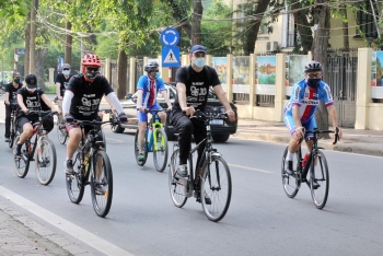 Ambassadors cycle on World Bicycle Day