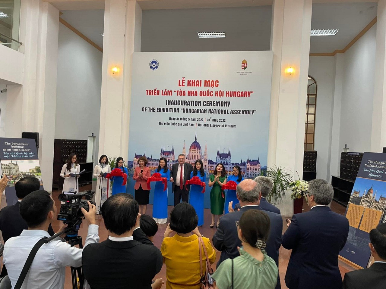 Experience Majesty of Hungary's Parliament in Hanoi