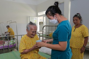 Vietnam Working on Comprehensive Care Ecosystem for Old People