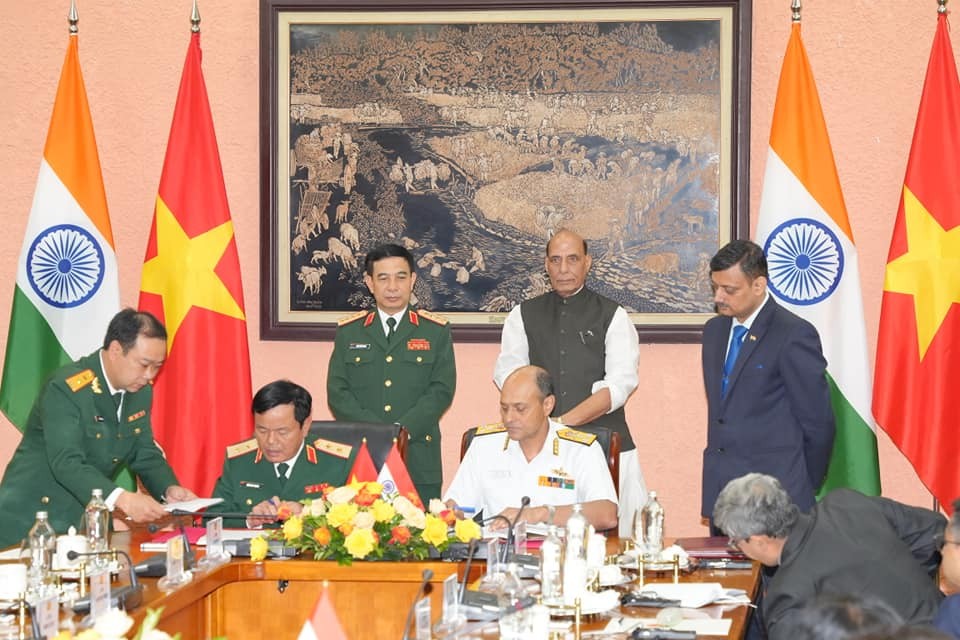 Indian Defense Minister Conludes Three-Day Official Visit to Vietnam