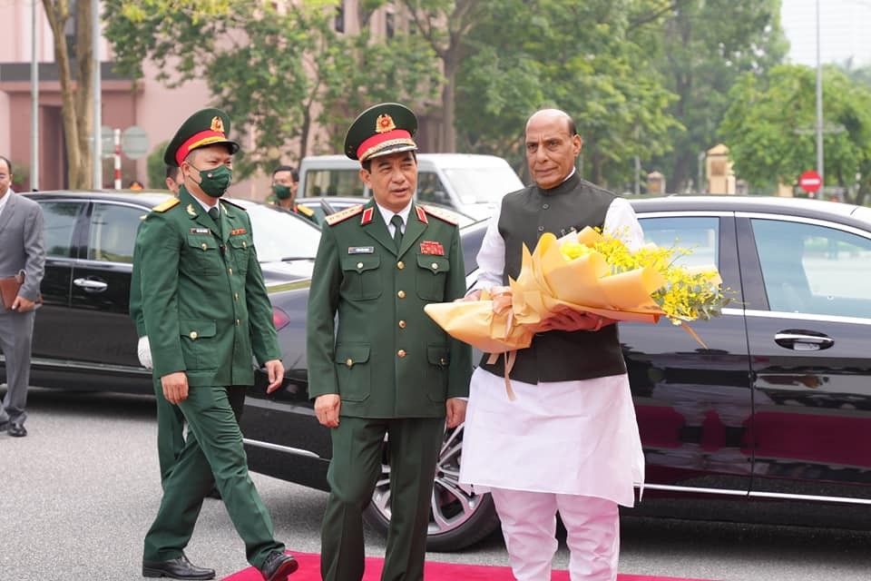 Indian Defense Minister Conludes Three-Day Official Visit to Vietnam