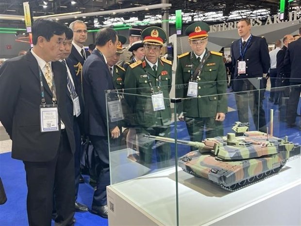 Vietnam Attends Eurosatory 2022 Defence Exhibition