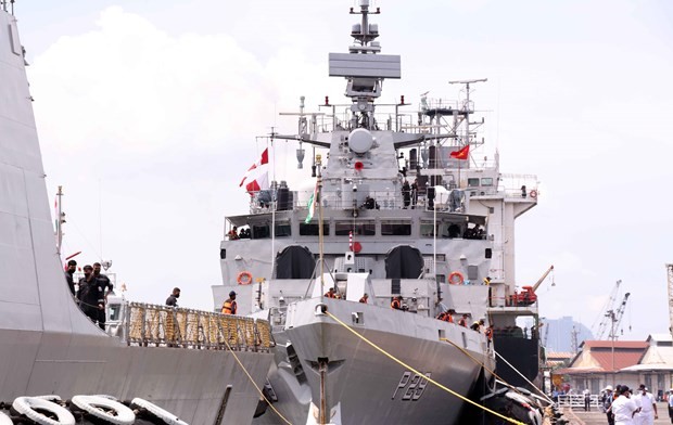2 Indian Navy Ships Begin 3-day visit Ho Chi Minh City