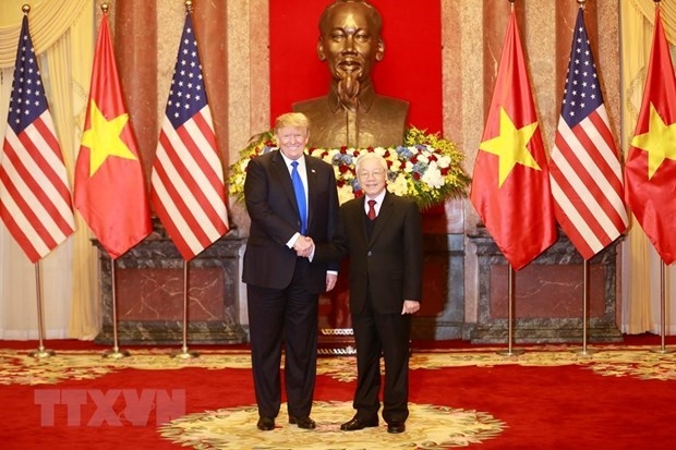 Leaders of Vietnam, US exchange congratulations on diplomatic ties