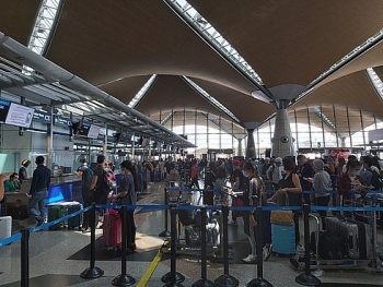can tho airport receives over 300 vietnamese citizens returning from malaysia
