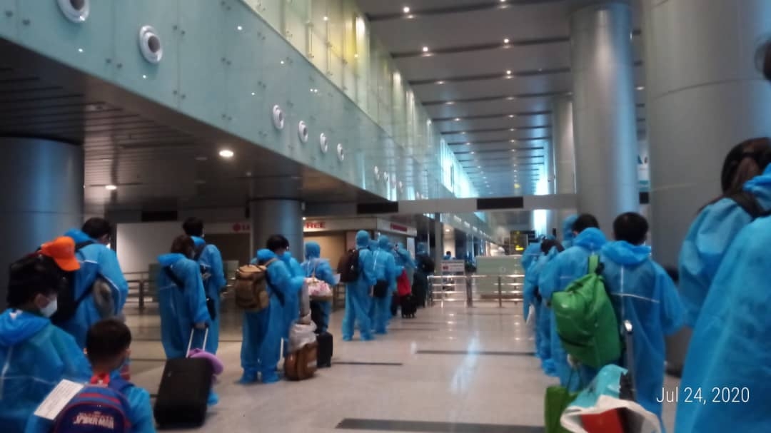 nearly 540 vietnamese citizens safely repatriated from hard hit countris
