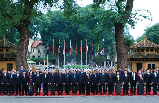 Vietnam’s 25 years of ASEAN membership: Joining hands for a cohesive and responsive community