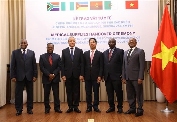 COVID-19: Vietnam gifts USD250,000 medical equipment to five African countries