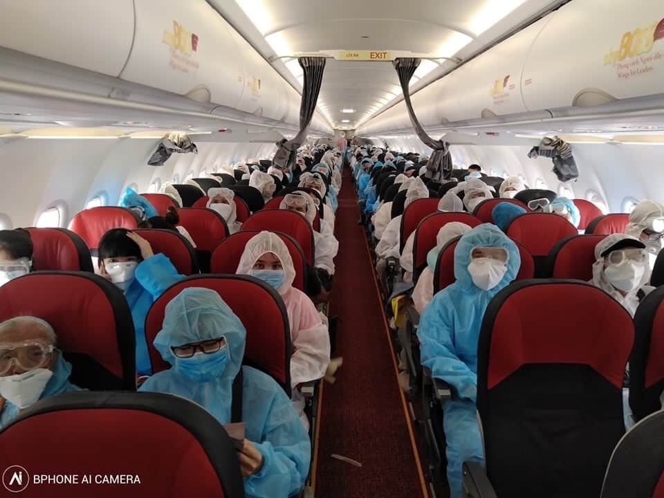 flight brings home over 240 citizens from myanmar as vietnam battling new coronavirus wave