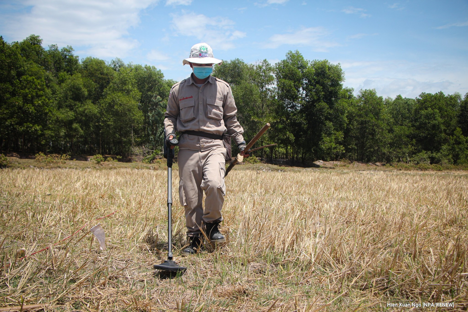quang tri risk education reduces danger of explosive ordnance