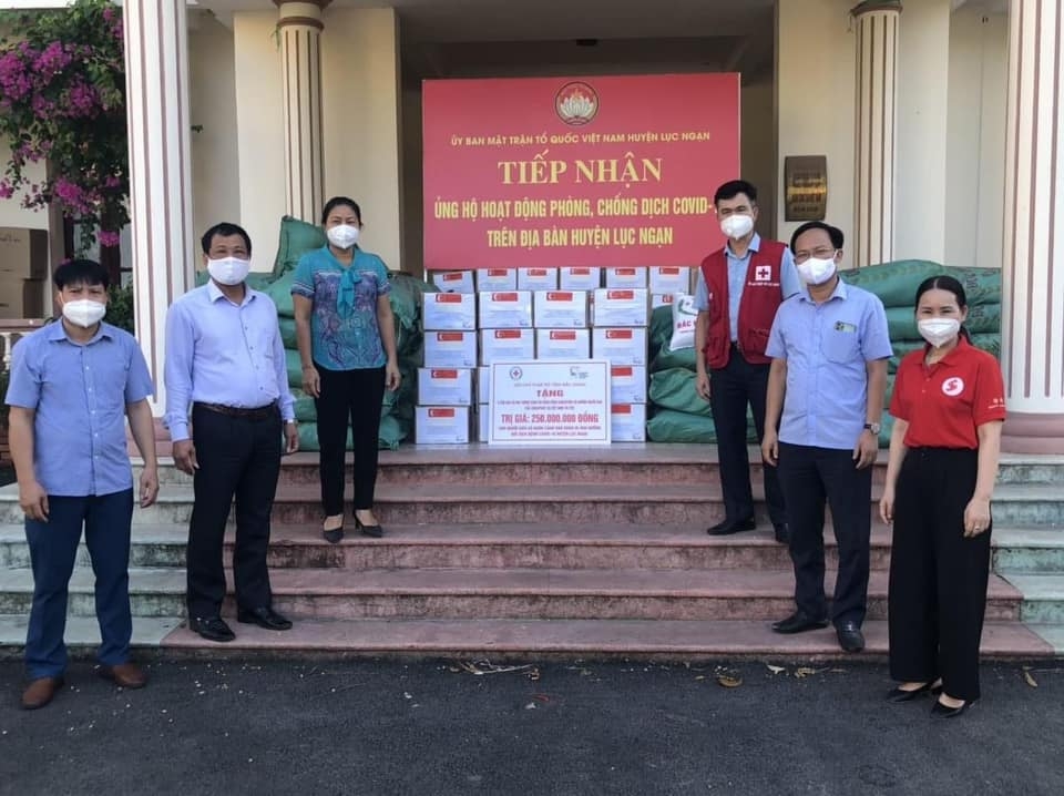 Aid Come to Covid-hit Families in Bac Giang, Bac Ninh
