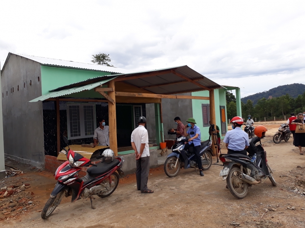 6 houses handed over to Quang Nam households affected by natural disasters