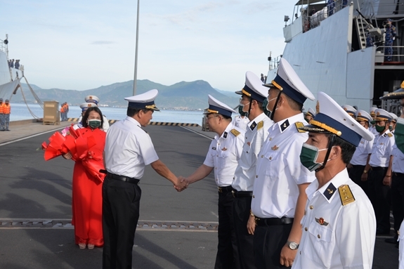 Vietnamese frigates depart for Army Games 2021 in Russia