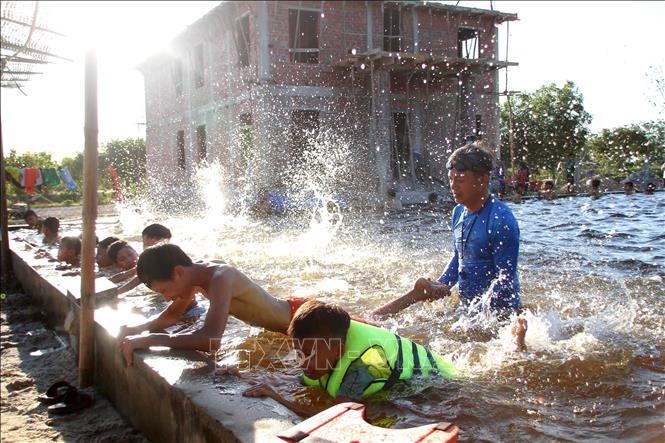 Quang Tri: Free swimming lessons to protect children from drowning