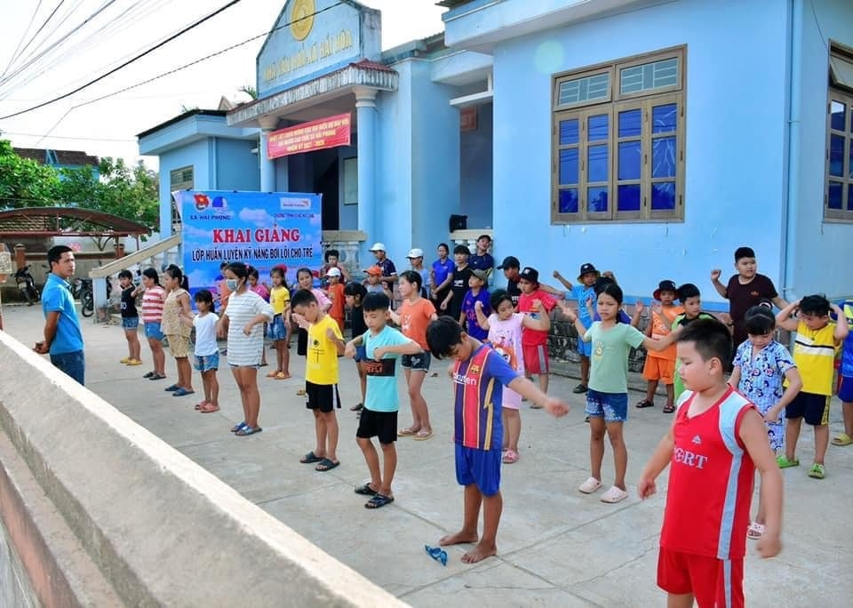 Quang Tri: Free swimming lessons to protect children from drowning