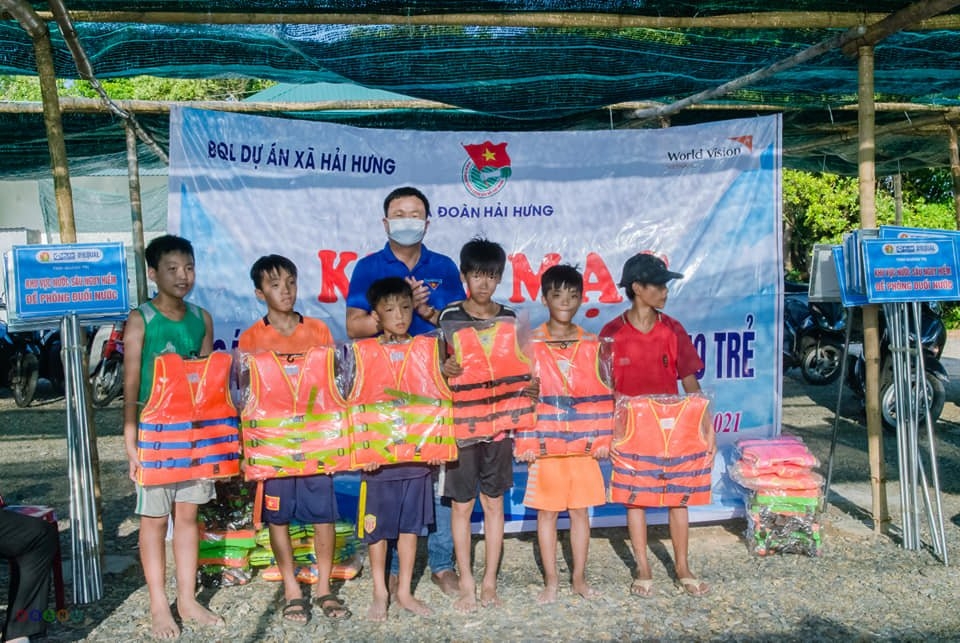 Quang Tri: Free swimming lessons to protect children from drowning