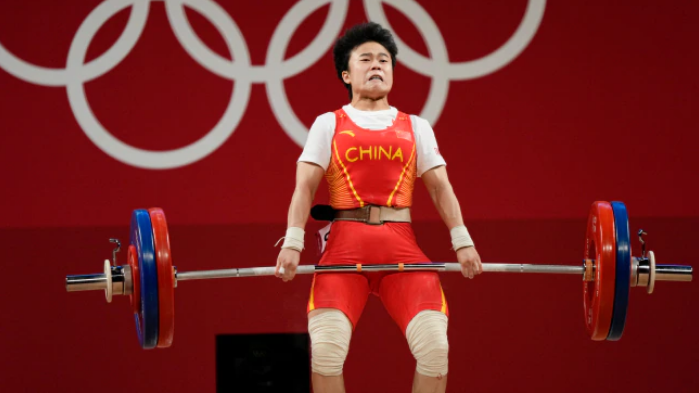 Chinese Diplomats Slams Reuters for 'Ugly' Photo of Weightlifting Gold Medalist Hou Zhihui