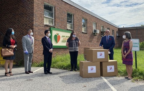 vietnamese embassy presents face masks to hard hit us maryland state