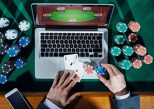 Thua Thien Hue deports seven foreigners for online gambling