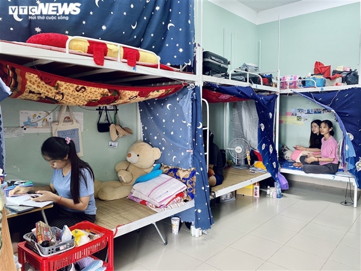 Foreign Students Adjust to Fresh Covid-19 Outbreak in Vietnam Foreign Students Adjust to Fresh Covid-19 Outbreak in Vietnam