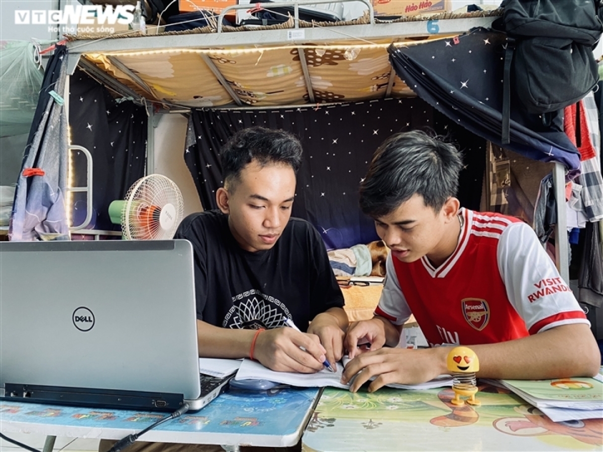 Foreign Students Adjust to Fresh Covid-19 Outbreak in Vietnam Foreign Students Adjust to Fresh Covid-19 Outbreak in Vietnam