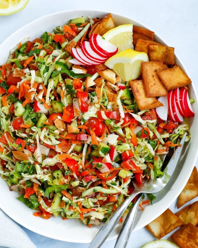 Discover the 10 Most Popular Salads in the World