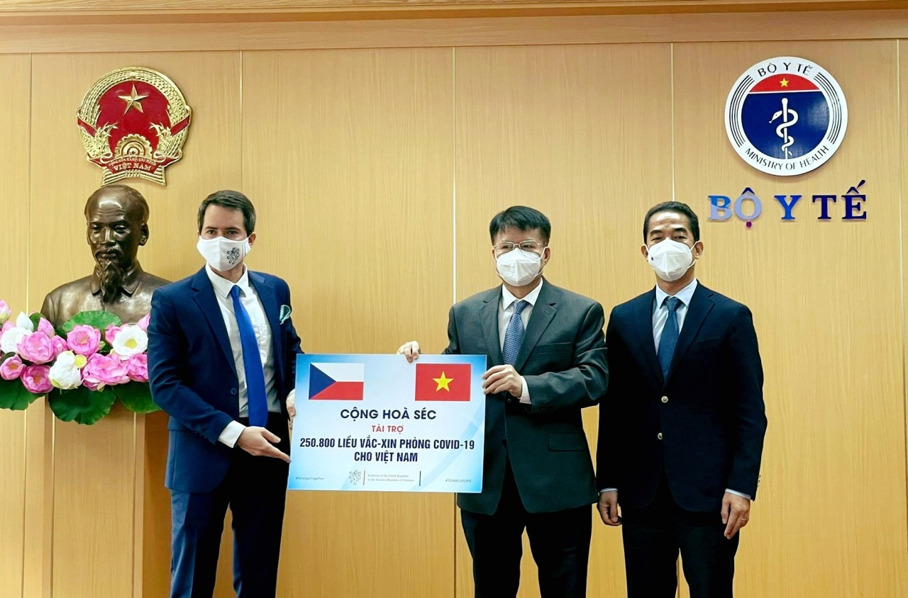 Ho Chi Minh City Youth Union Received USD-44.000 Covid financial Relief Sum