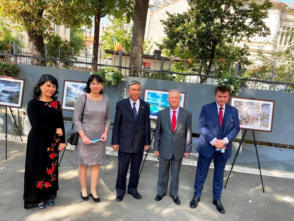 Exhibition to spotlight land and people of Vietnam held in several Romania's localities