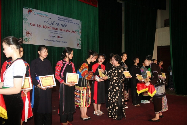 Ethnic minority female students supported by non-profit organizations for remaining in schools