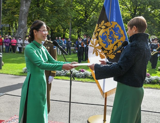 Estonian President believes in stronger friendship with Vietnam hinh anh 1