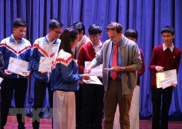 More odon vallet scholarships granted to vietnamese students