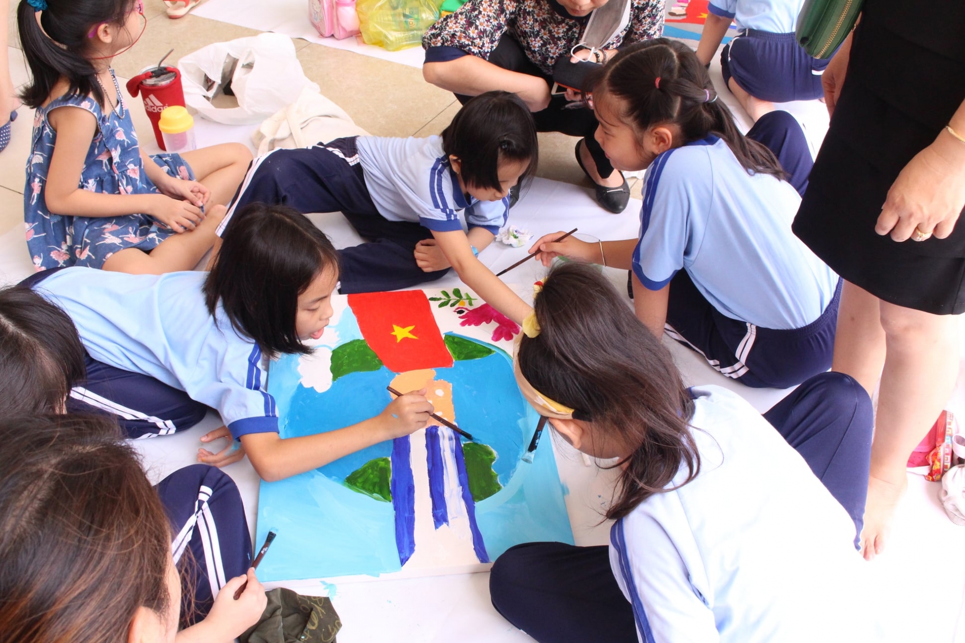 Painting contest marks Vietnam Cuba ties for children across HCMC