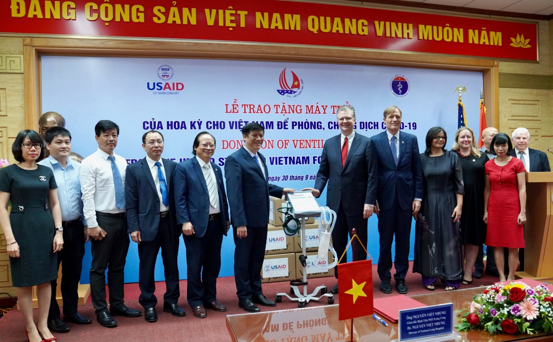 US, China donates ventilators, masks to Vietnam to respond to COVID 19