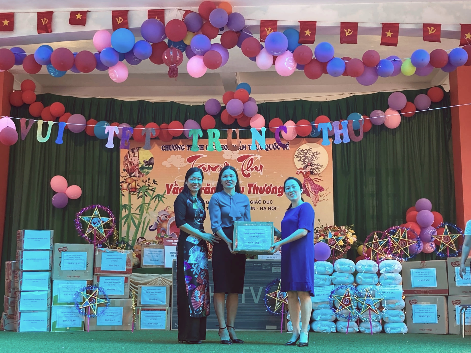 Mid Autumn Festival: Foreign ambassadors visit and present gift to children with disabilities