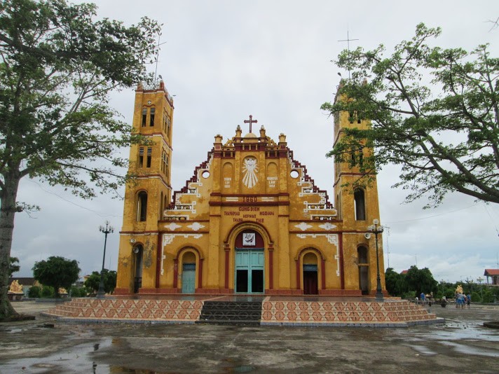12 beautiful churches in Nam Dinh