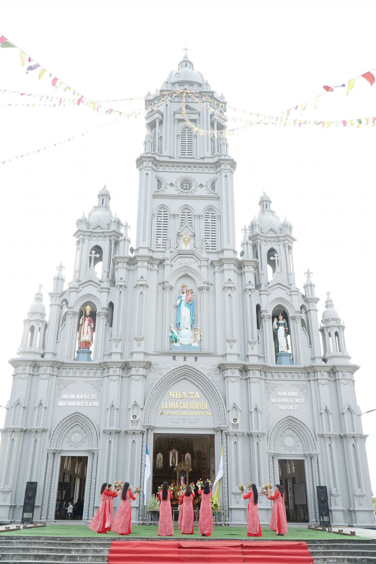 12 beautiful churches in Nam Dinh