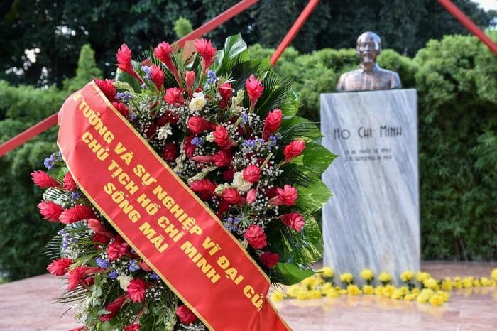 Vietnamese President Honoured with The Noblest Reward of Cuban State