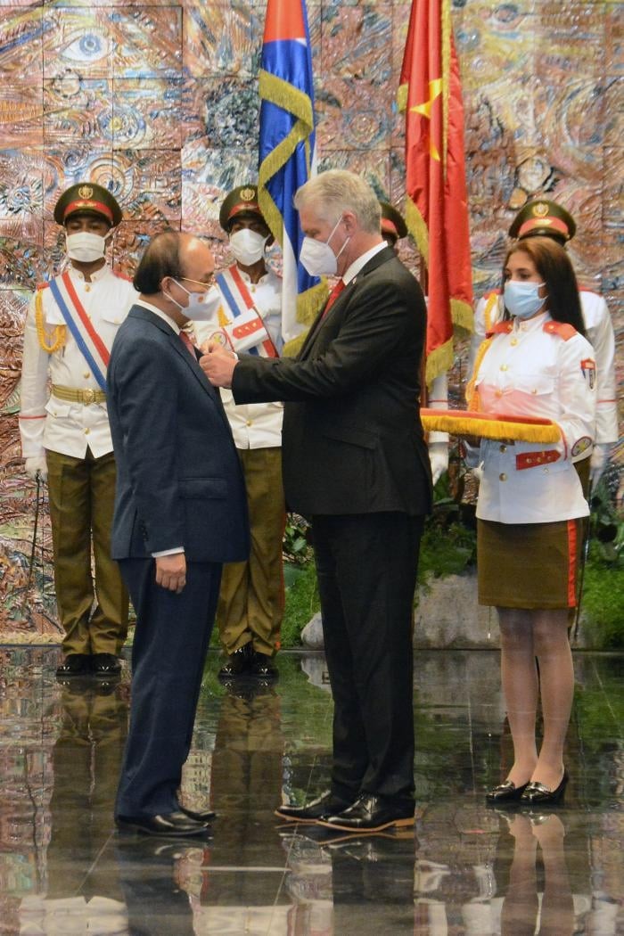 Vietnamese President Honoured with The Noblest Reward of Cuban State
