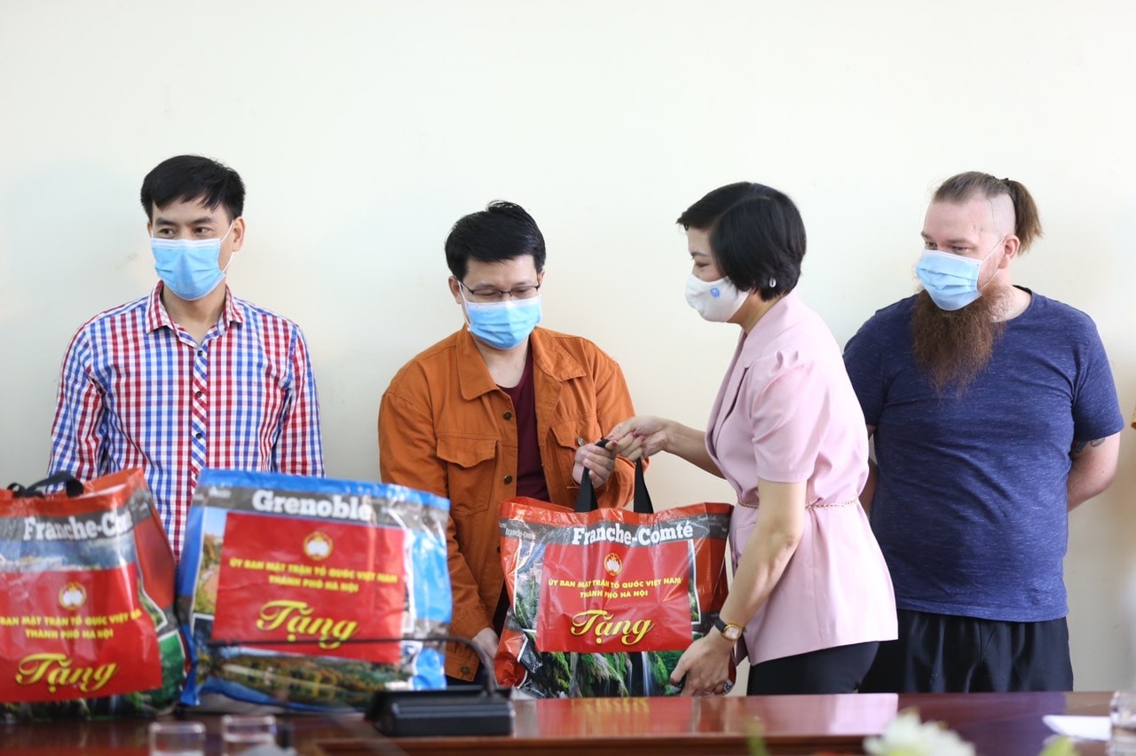 Foreign NGOs join hands to prevent and control the Covid-19 in Dong Nai