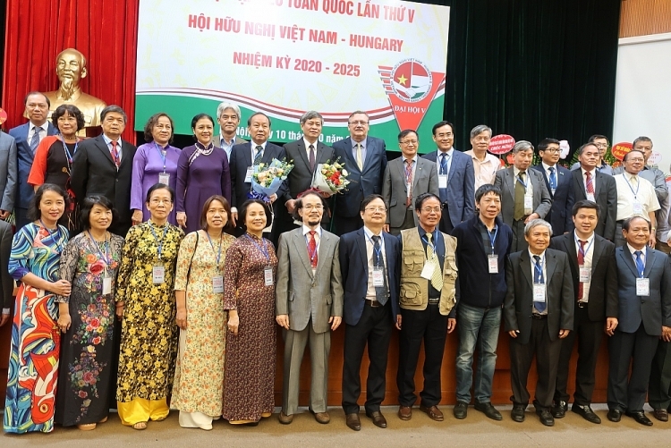 Vietnam - Hungary Friendship Association holds fifth congress