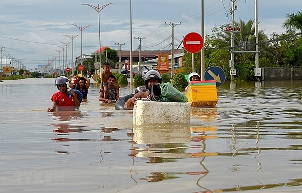 Vietnamese leader extends sympathy over flooding in Cambodia